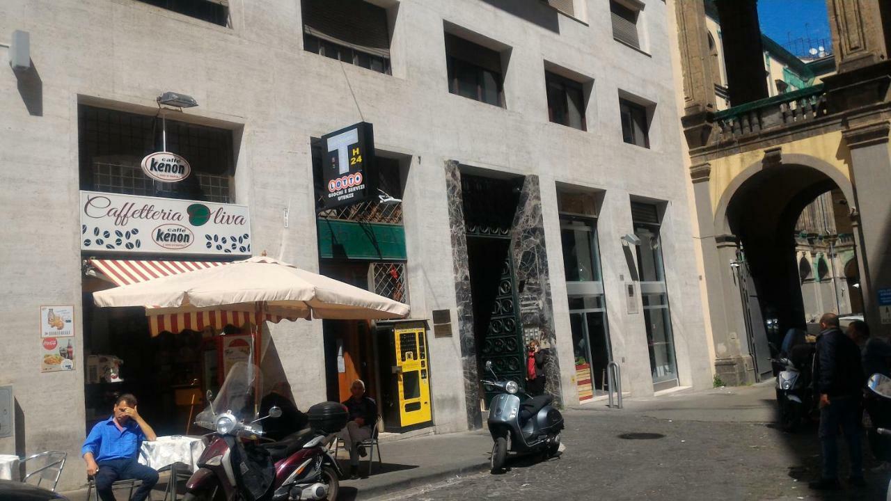 נאפולי Mini Appartamento Al Chiostro מראה חיצוני תמונה