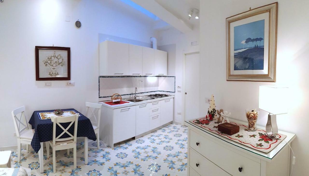נאפולי Mini Appartamento Al Chiostro מראה חיצוני תמונה